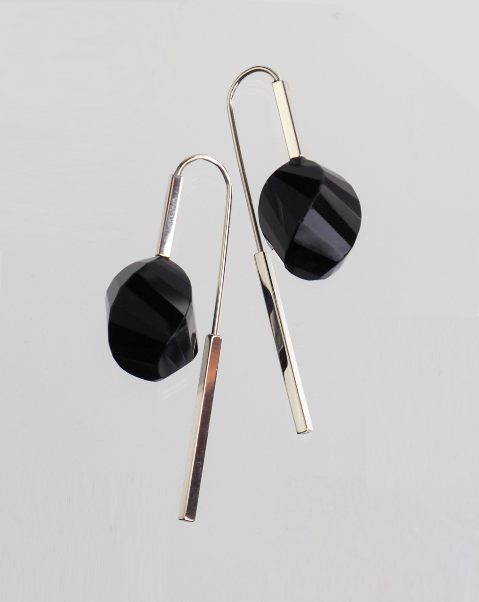 droplet earrings, Black ‘Onyx’ 