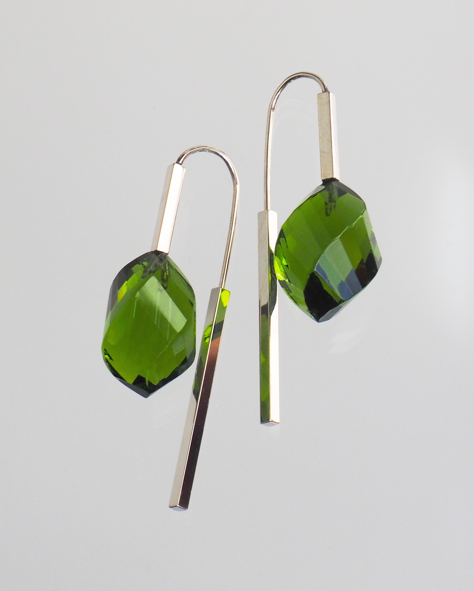 droplet earrings, Green ‘Peridot’
