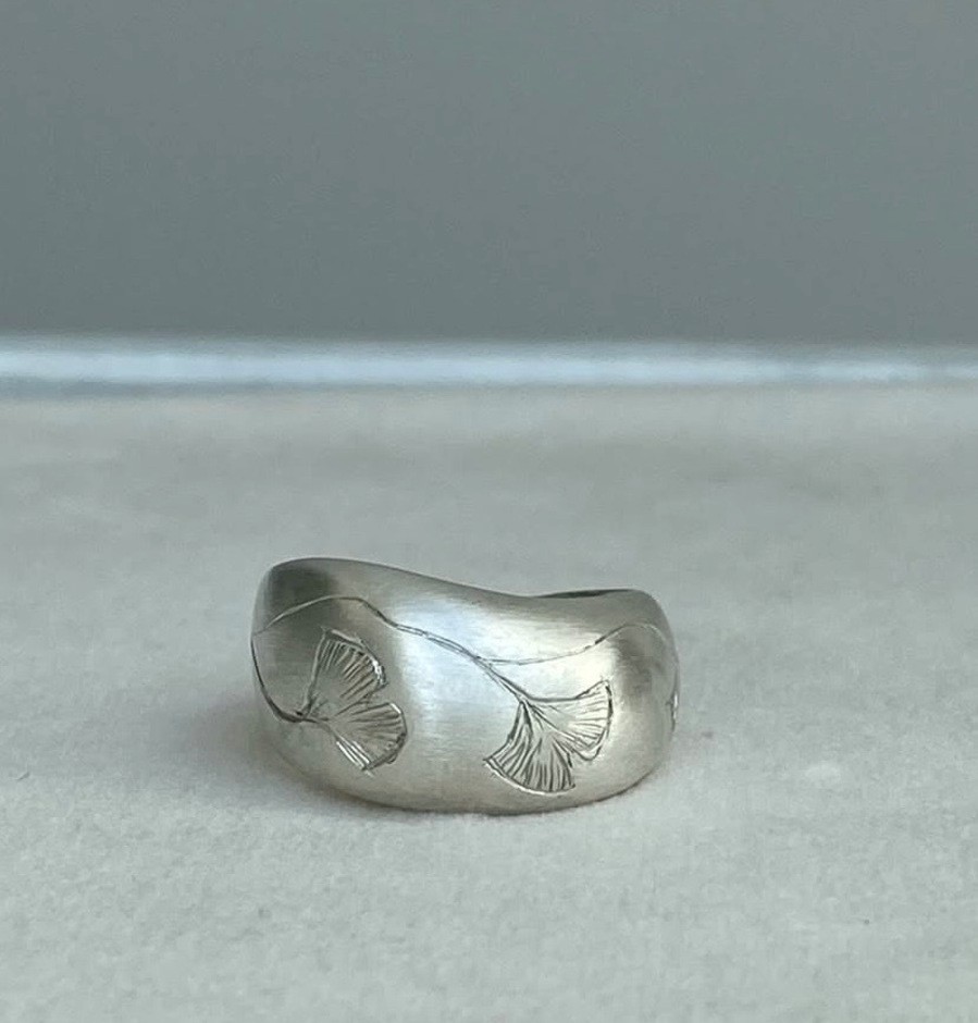 Gingko Engraved Ring 